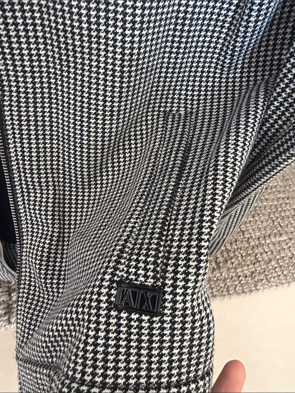 A/X Armani Exchange Men's Black & White Houndstooth Zip-Up Sweater Jacket - Picture 8 of 8